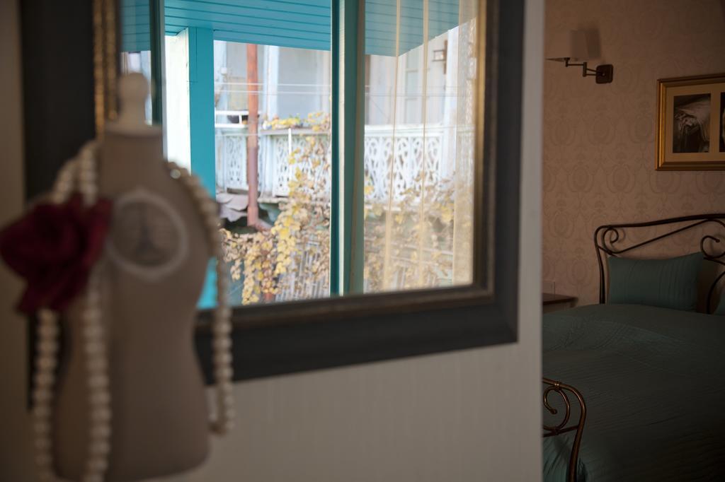 Apartment In Old Tbilisi Room photo