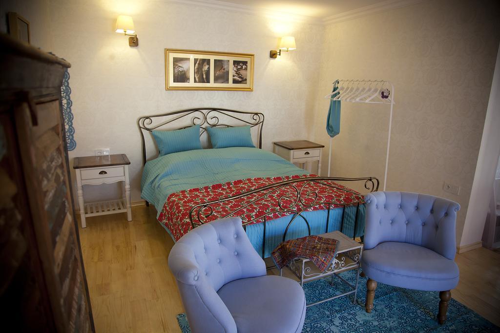 Apartment In Old Tbilisi Room photo